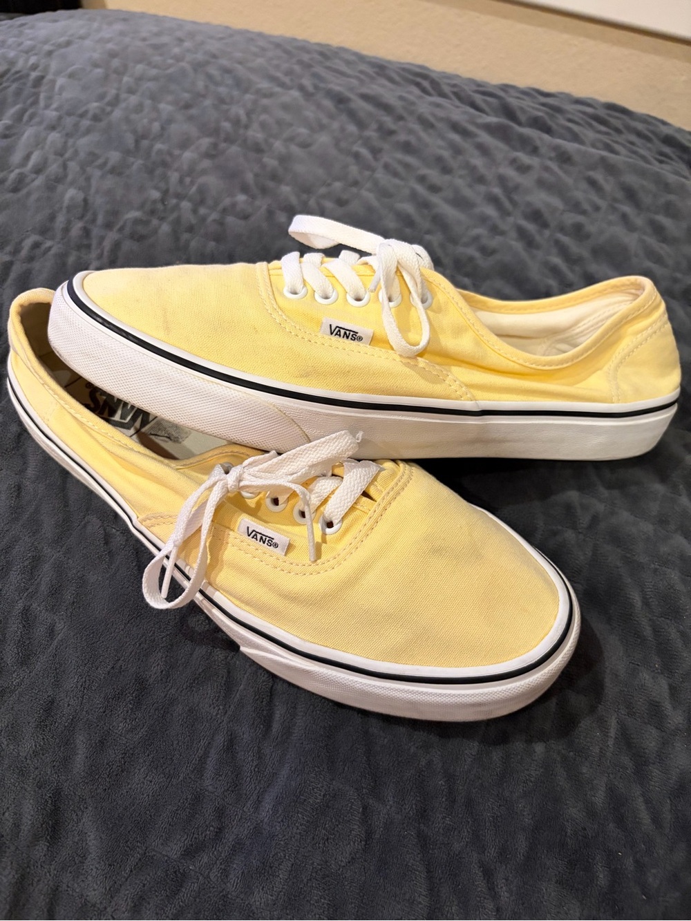 Vans Yellow Canvas Low-Top Sneakers - Size 11